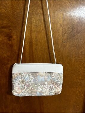 Vintage White and Pastel Floral Tapestry Shoulder Bag Purse Partners by Mervyns